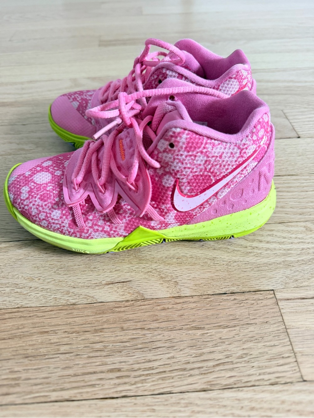 Nike x Nickelodeon Kyrie 5 Patrick Star Pink Kids Sneakers Size 12C
